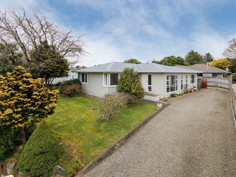 2 Patea Place, Terrace End, Palmerston North - Carousel 1
