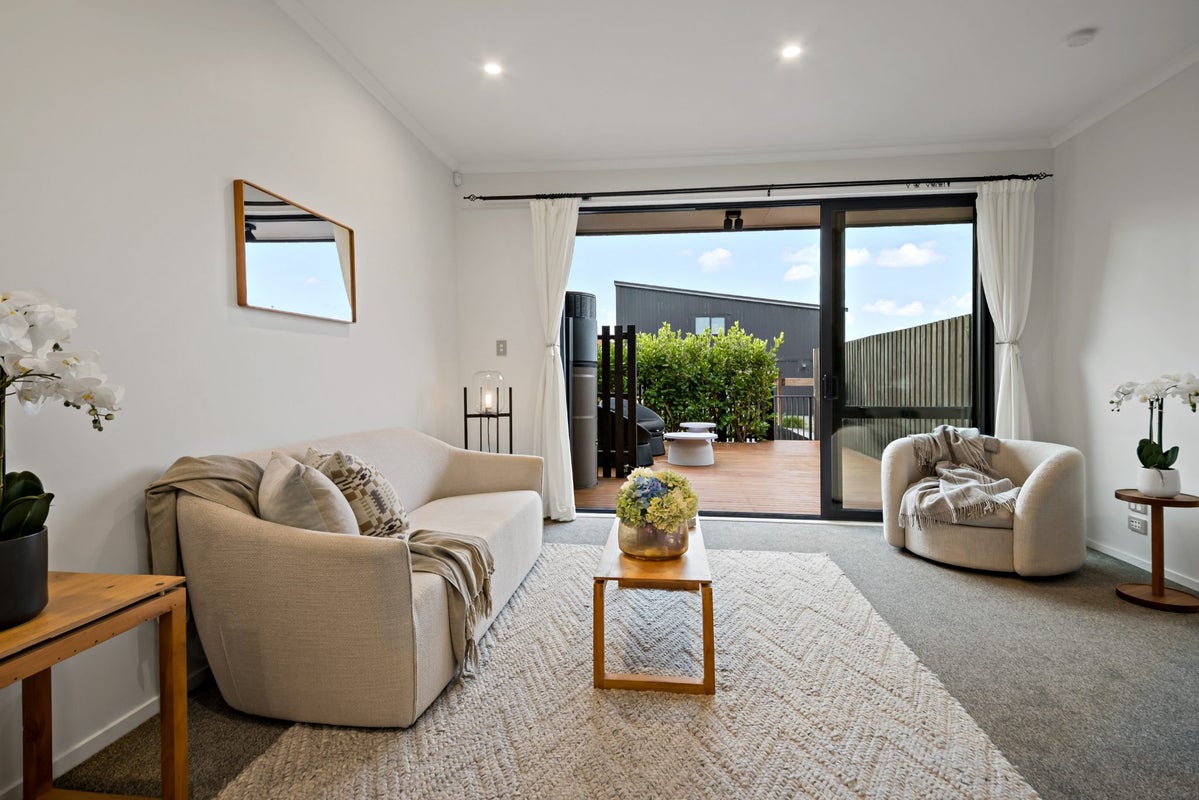 16 Hobsonville Point Road, Hobsonville, Auckland - Carousel 2