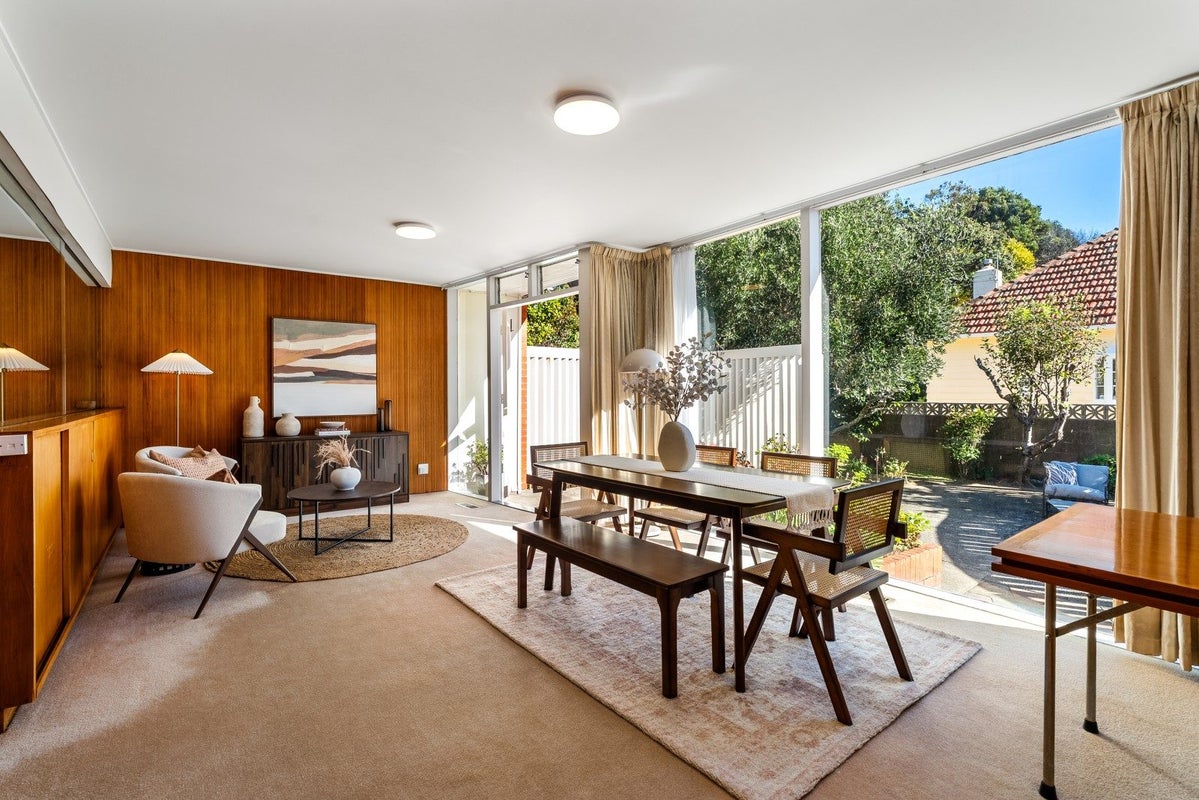 527 Broadway, Strathmore Park, Wellington - Carousel 2