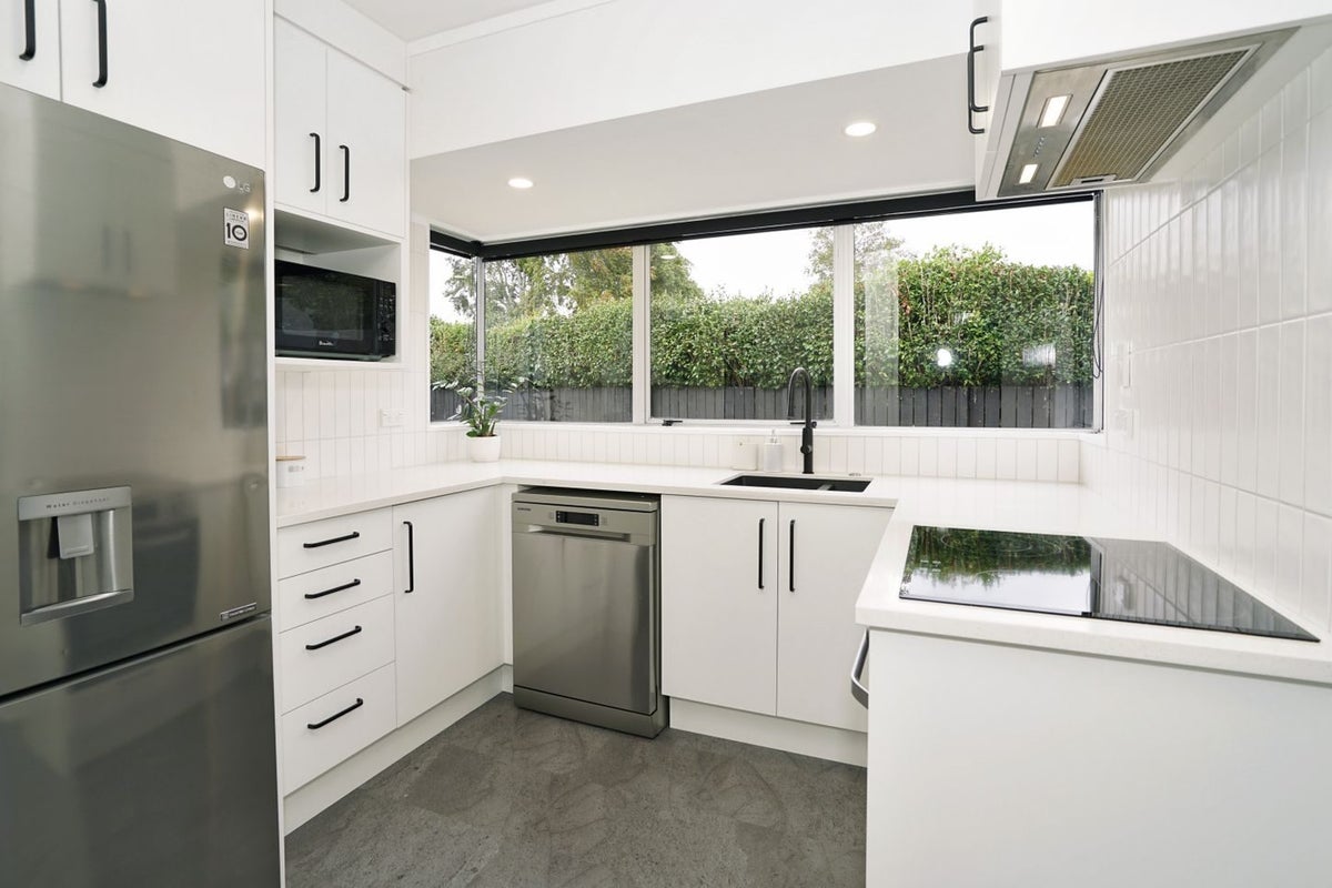 27B Halyard Close, Flagstaff, Hamilton - Carousel 2