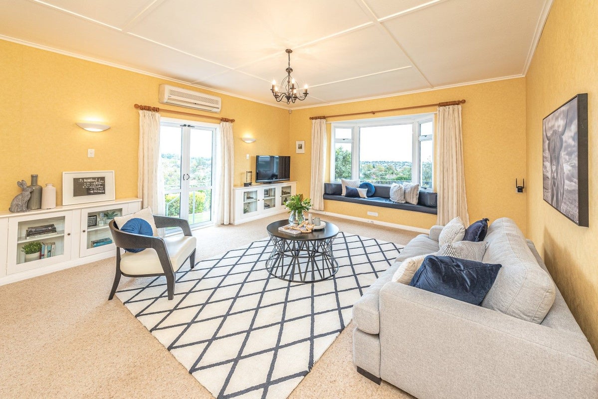 6 Bristow Street, Saint Johns Hill, Whanganui - Carousel 2