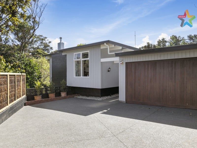 41 Belmont Terrace, Belmont, Lower Hutt - Carousel 1