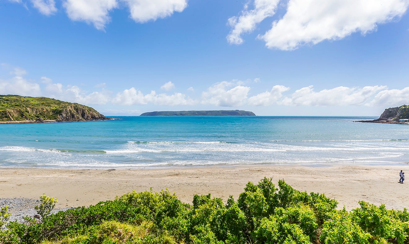 12 Beach Road, Titahi Bay, Porirua - Carousel 1