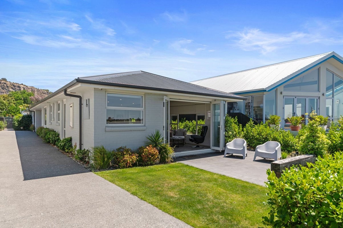 1/47 Beachville Road, Redcliffs, Christchurch - Carousel 1