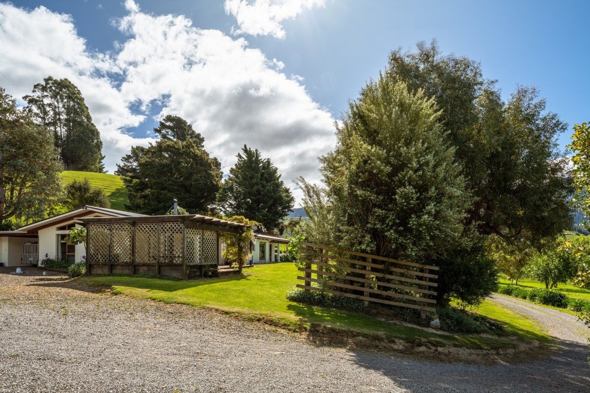 603 State Highway 1, Blenheim - Carousel 2