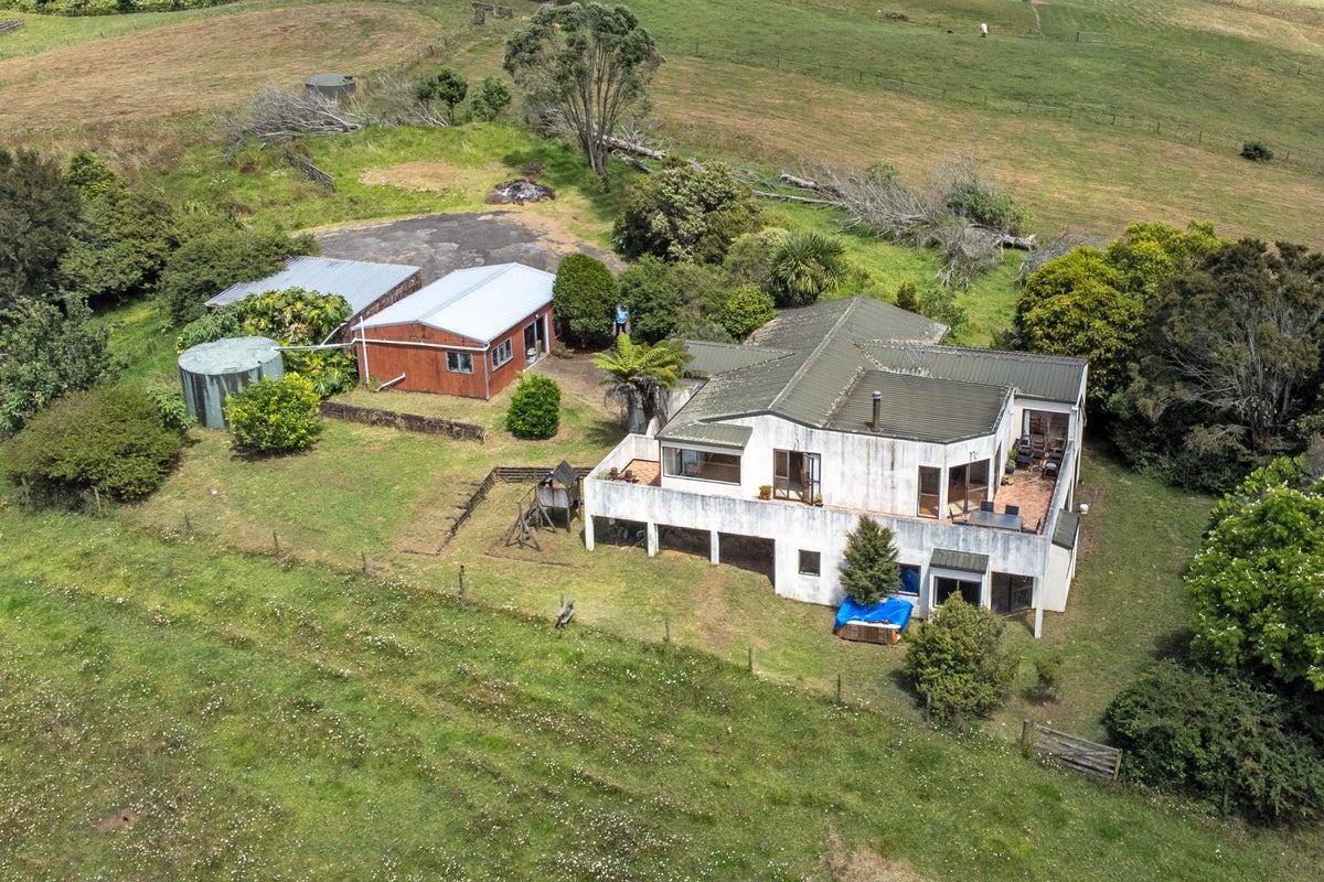 254C Hunter Road, Patumahoe, Pukekohe - Carousel 1