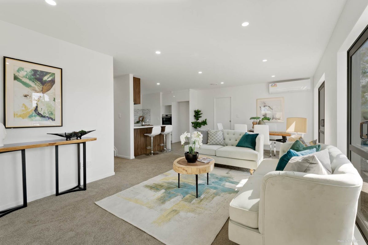 84A Hutchinsons Road, Bucklands Beach, Auckland - Carousel 2