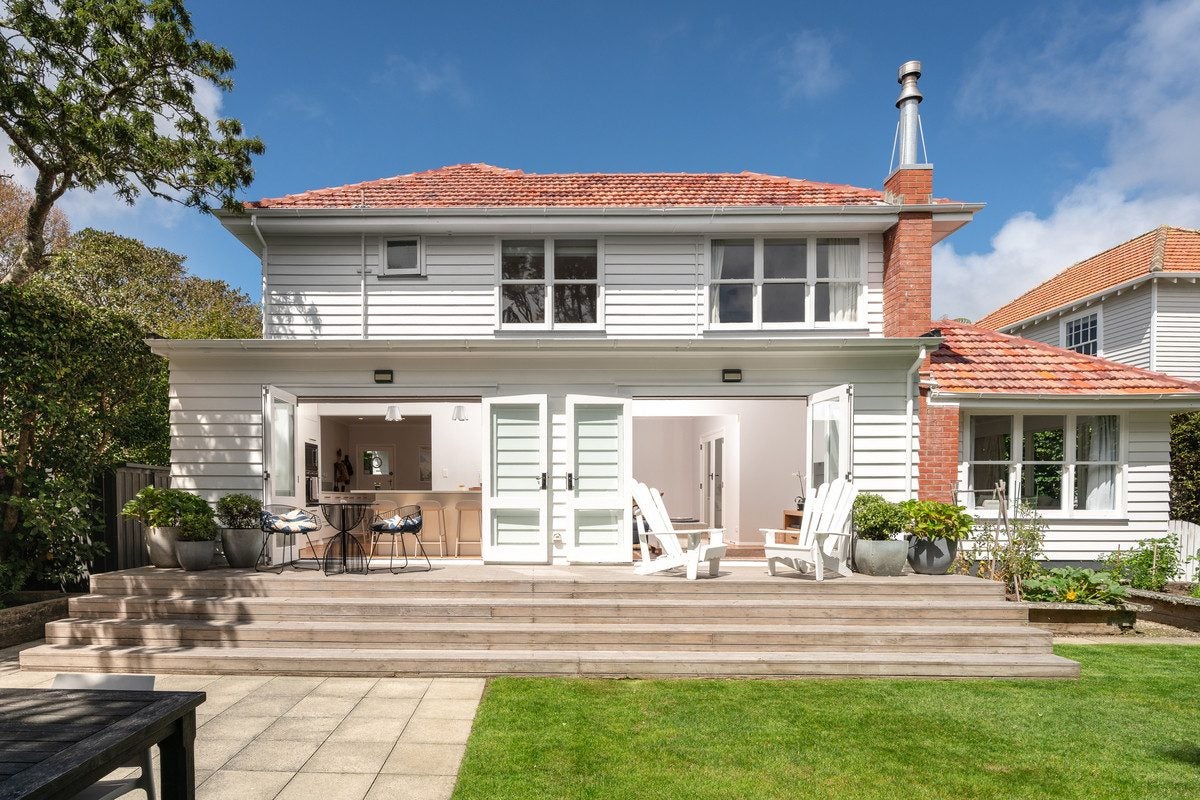110 Karori Road, Karori, Wellington - Carousel 1