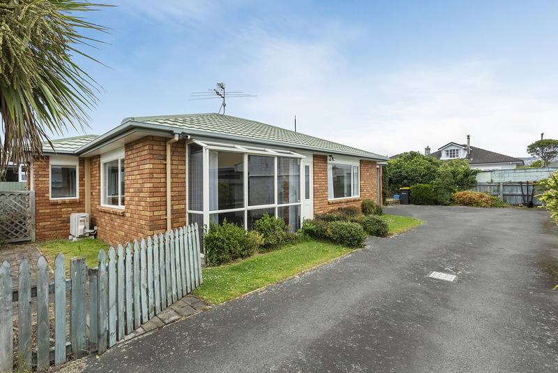 24B Eskvale Street, Saint Kilda, Dunedin - Carousel 1