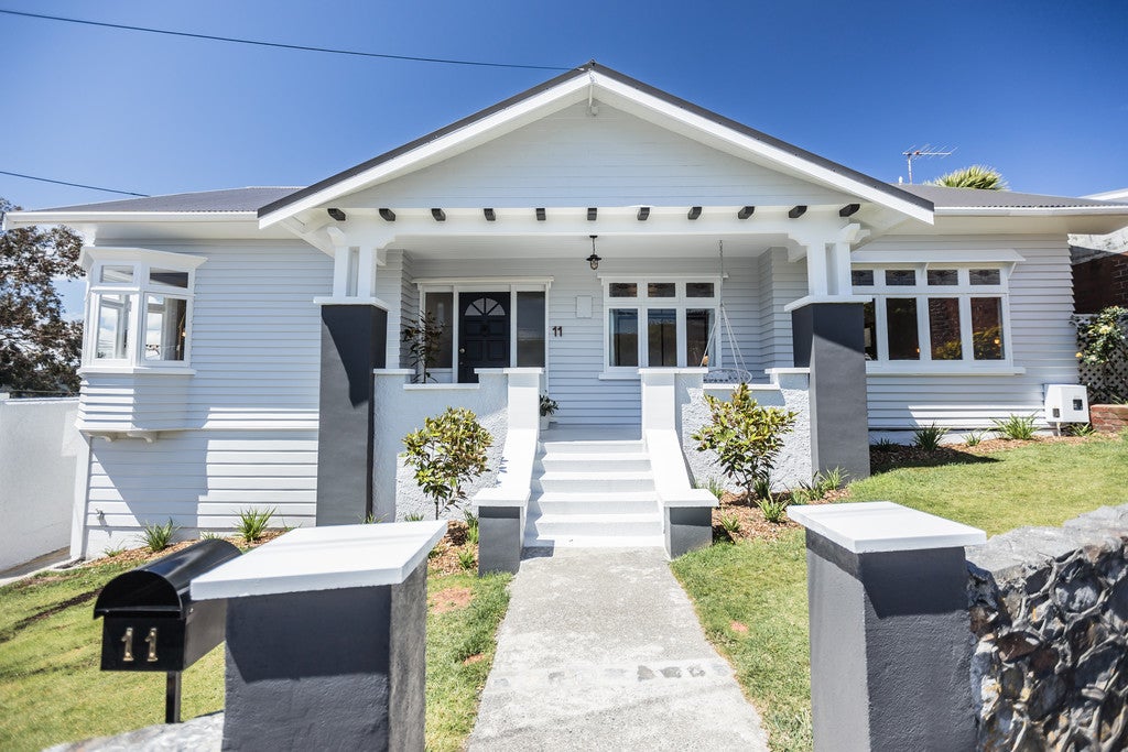 11 Overtoun Terrace, Hataitai, Wellington - Carousel 1