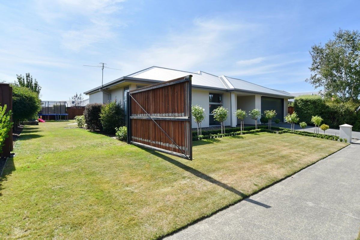 52 O'Neill Avenue, Northwood, Christchurch - Carousel 1