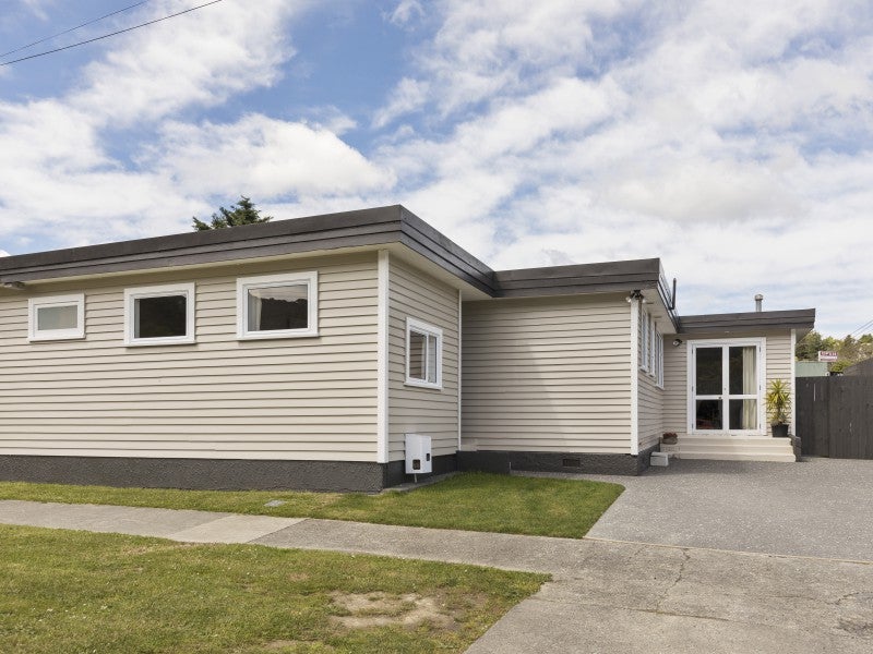 2 Horoeka Street, Stokes Valley, Lower Hutt - Carousel 20