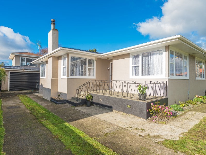 2 Camellia Avenue, Aramoho, Whanganui - Carousel 1