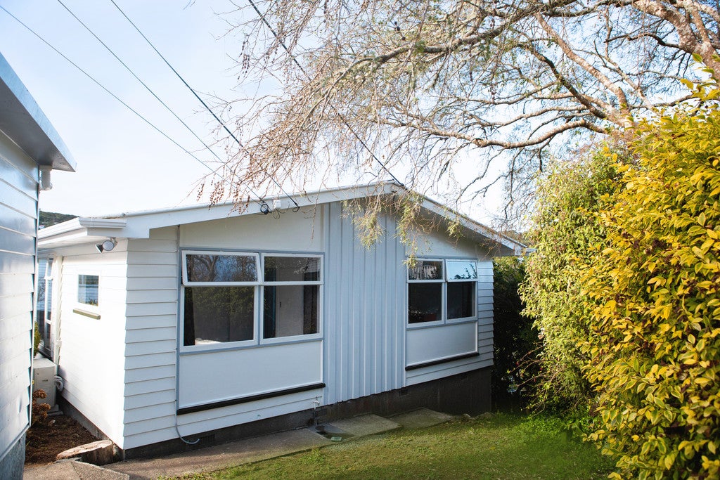 12 Khouri Avenue, Karori, Wellington - Carousel 1