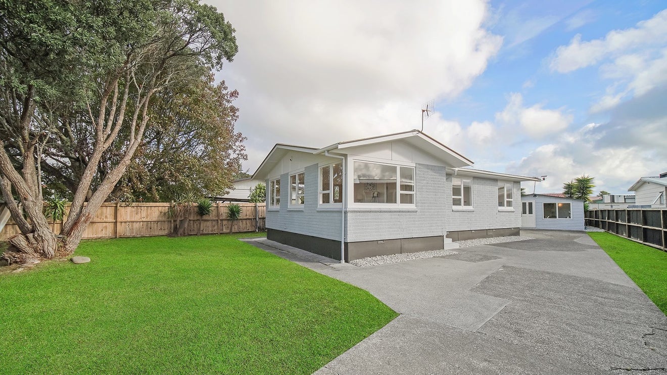 8 Comet Crescent, Mangere, Auckland - Carousel 1