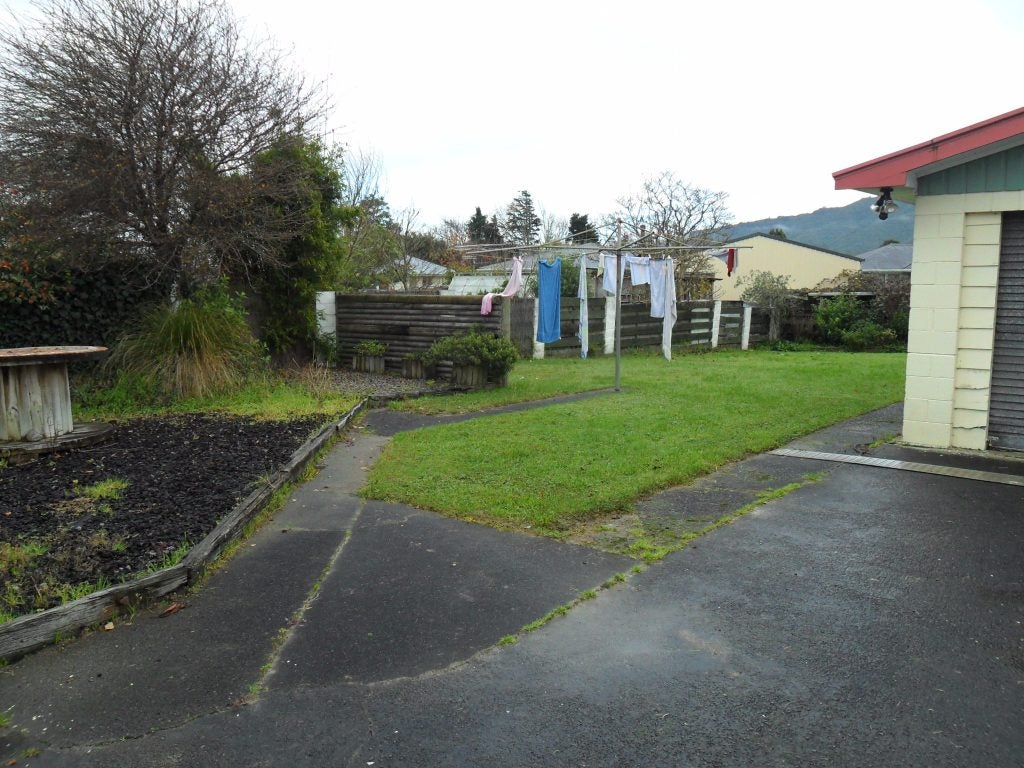 63 Hillside Drive, Maoribank, Upper Hutt - Carousel 2