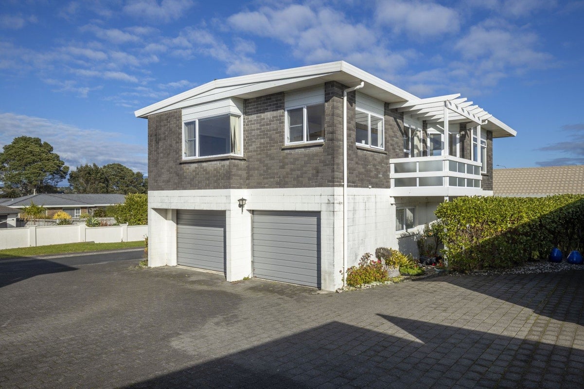 1/13 Chatswood Grove, Fitzroy, New Plymouth - Carousel 1