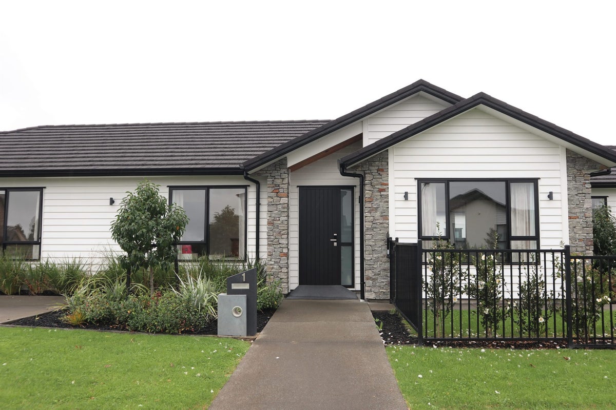 1 Vogwill Road, Kumeu - Carousel 2