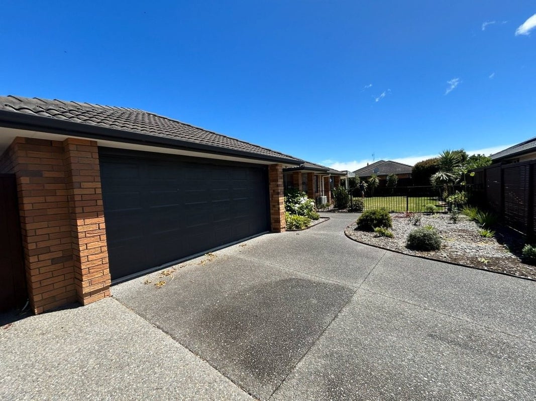 25 Parkwood Place, Papamoa Beach, Papamoa - Carousel 1