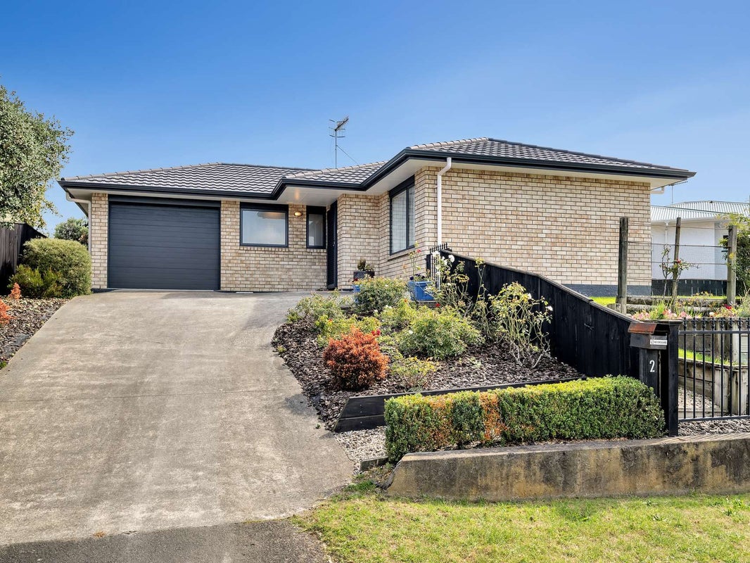 2 Burns Street, Springvale, Whanganui - Carousel 2