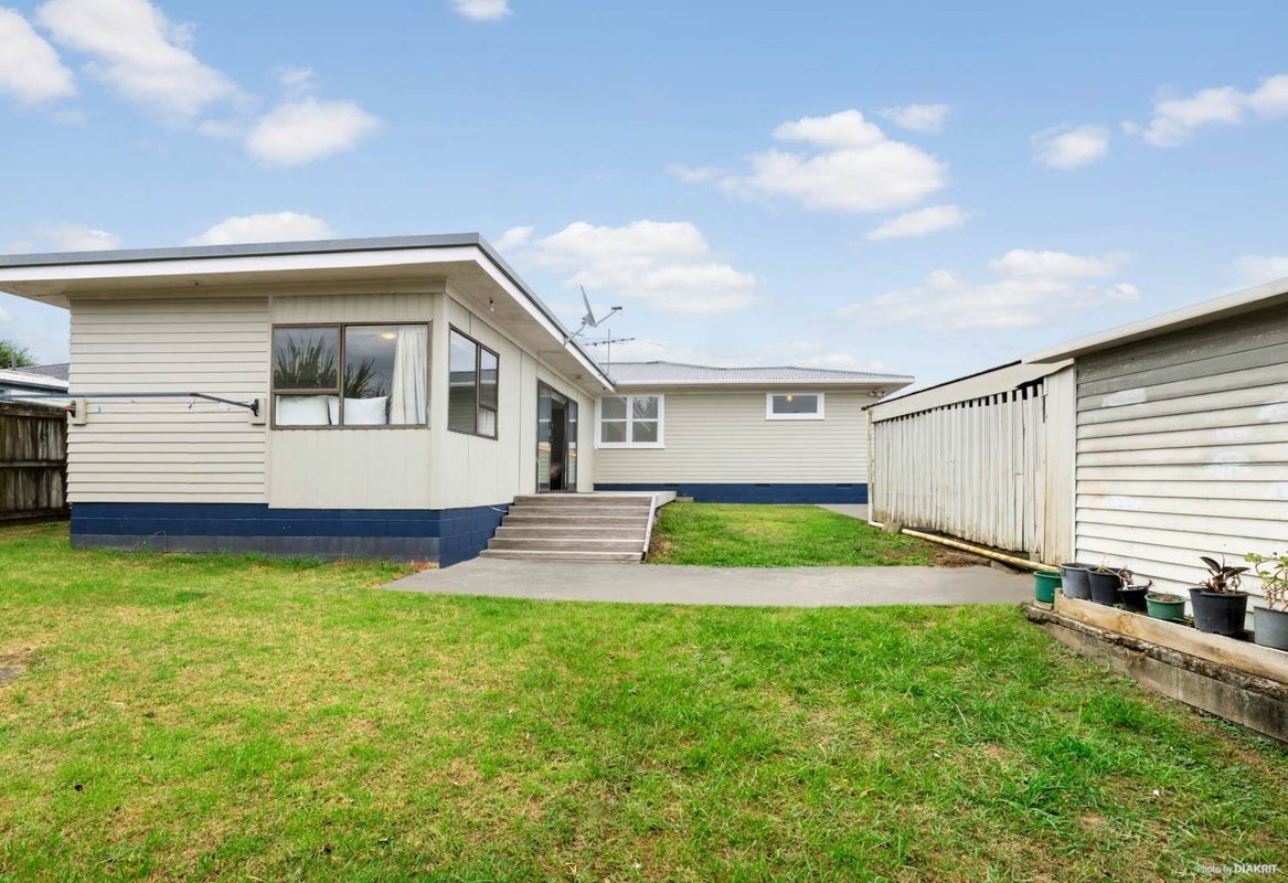 63 La Trobe Street, Pakuranga Heights, Auckland - Carousel 2
