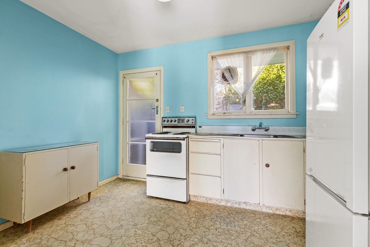2/66 Geraldine Street, Edgeware, Christchurch - Carousel 2