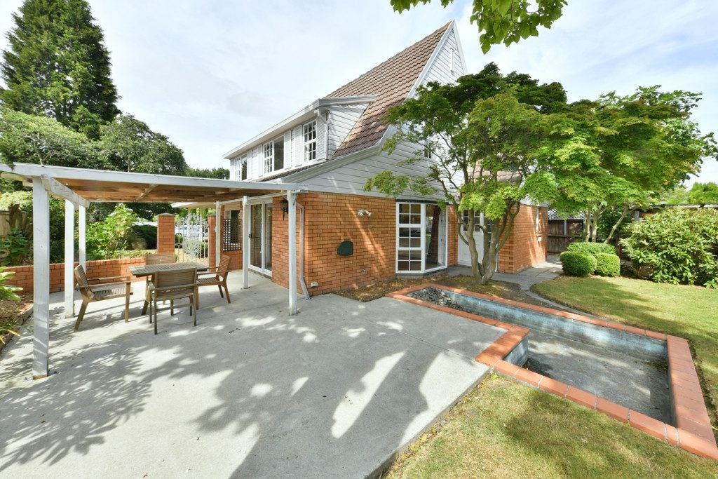 11 Guinness Crescent, Ilam, Christchurch - Carousel 1