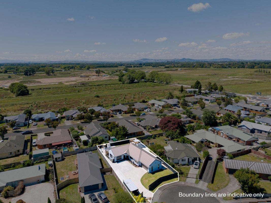 11 Ada Place, Fairview Downs, Hamilton - Carousel 2