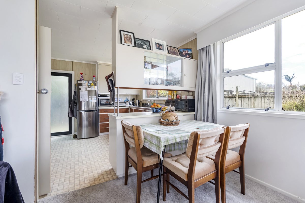 2/137A Ngamotu Road, Spotswood, New Plymouth, Taranaki - Carousel 2