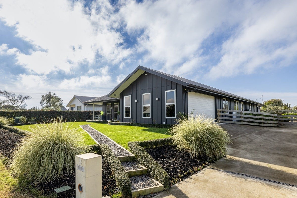 3 Cape Grove, Haumoana, Hastings - Carousel 1