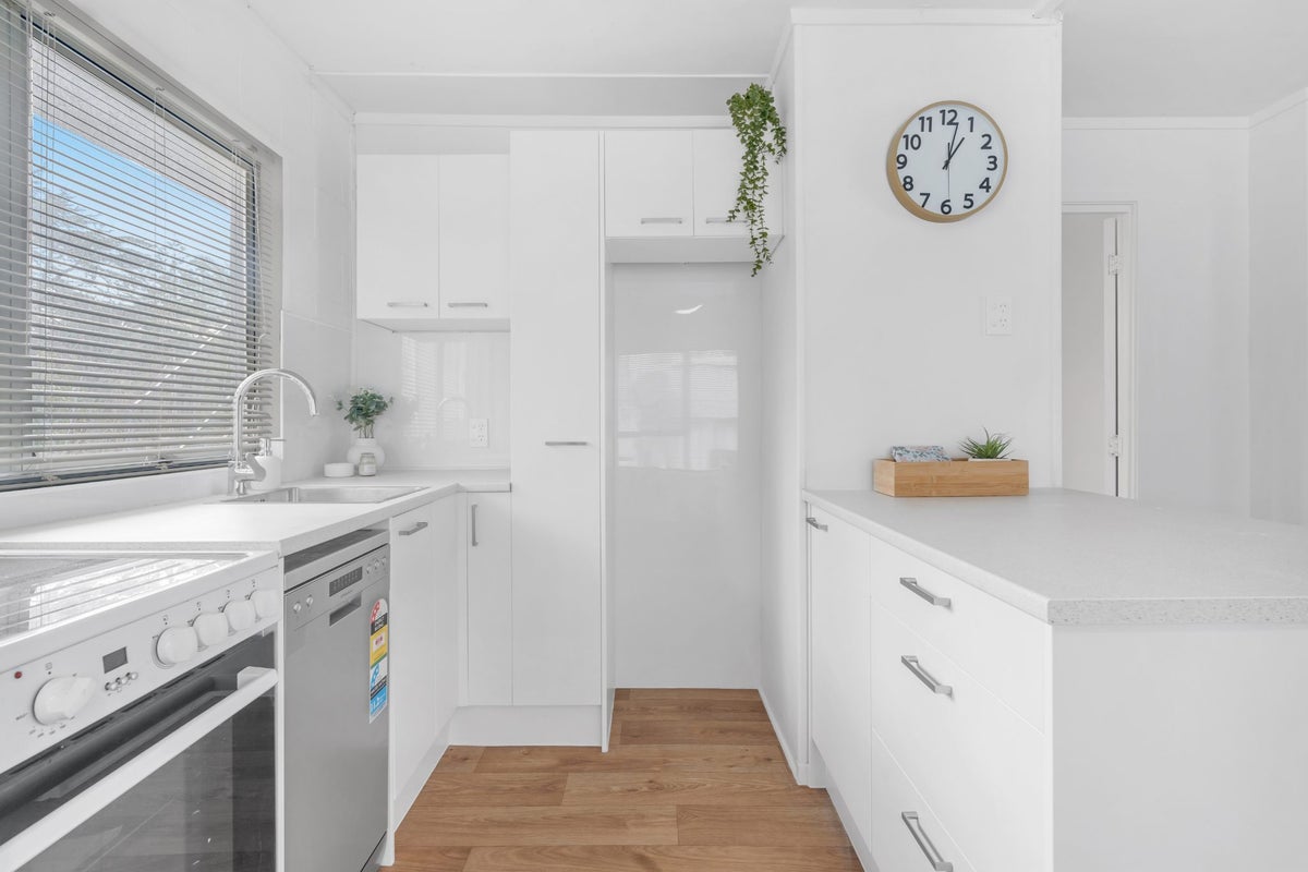 3/7 Begbie Place, Sandringham, Auckland - Carousel 2