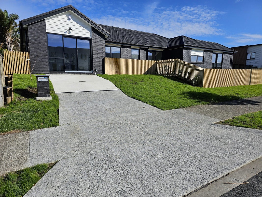 62 Brylee Drive, TAKANINI, Takanini - Carousel 1