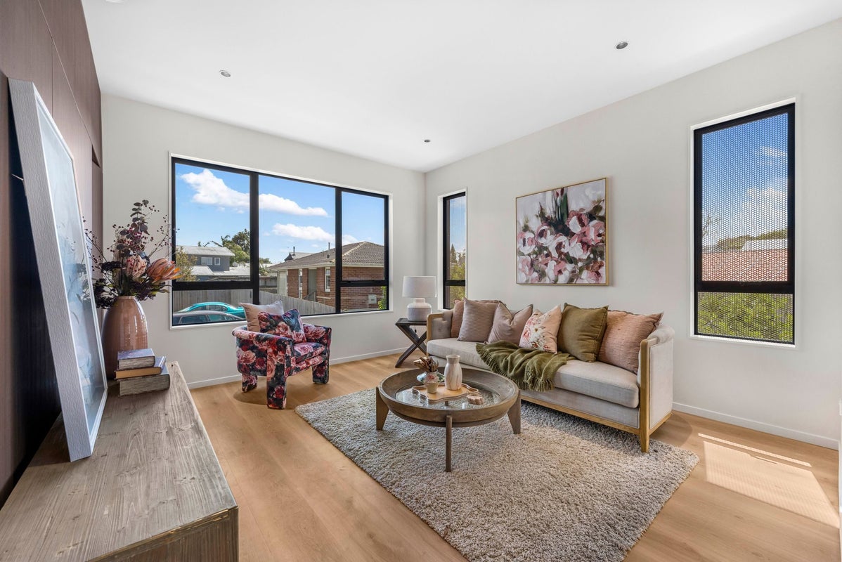 65 Smale Street, Point Chevalier, Auckland - Carousel 2