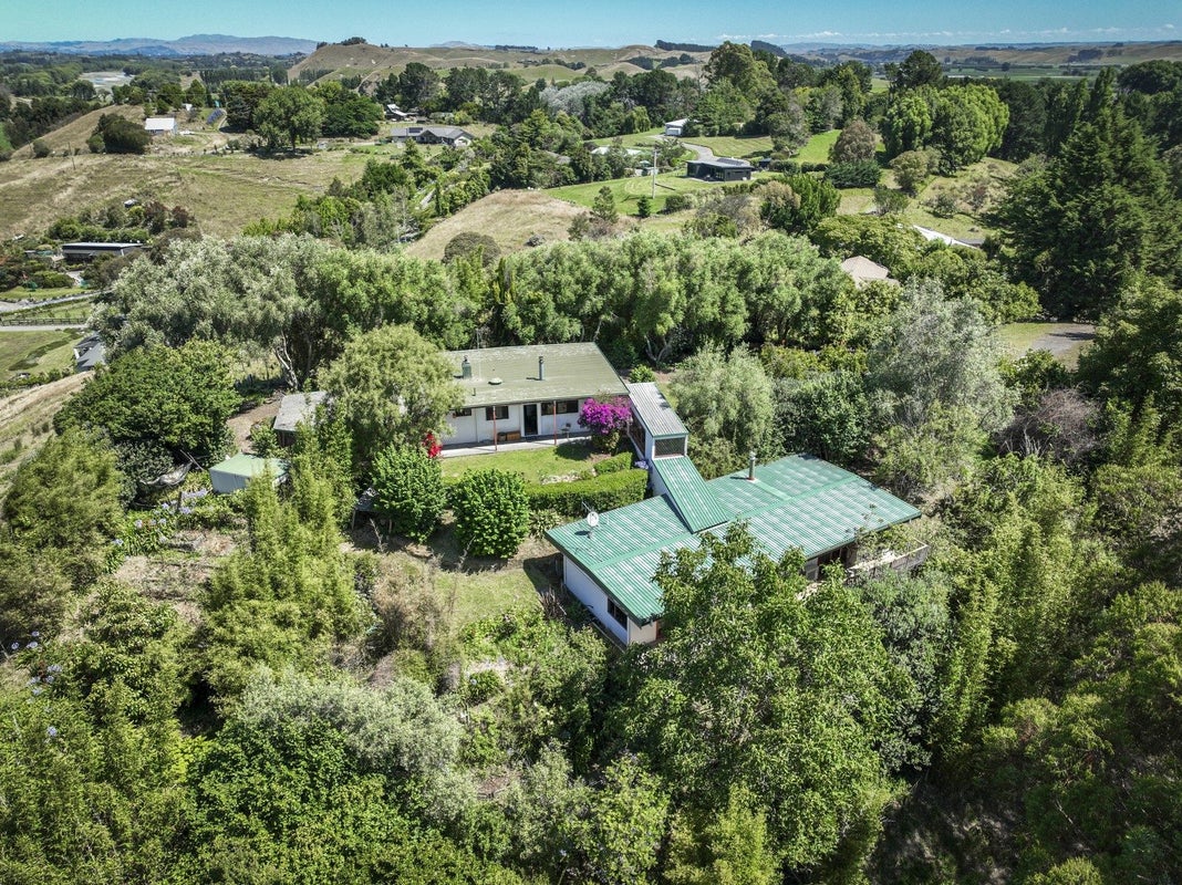 11 Dartmoor Road, Puketapu, Napier - Carousel 1