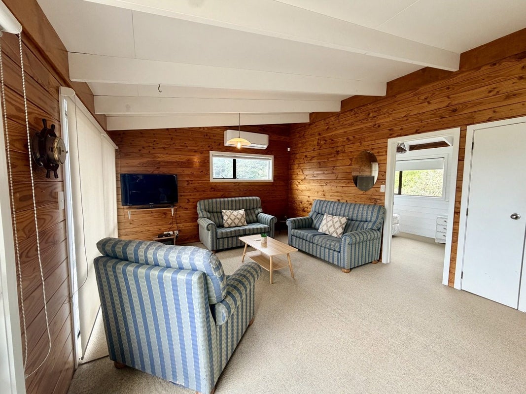 40 Palm Road, Palm Beach, Waiheke Island - Carousel 2