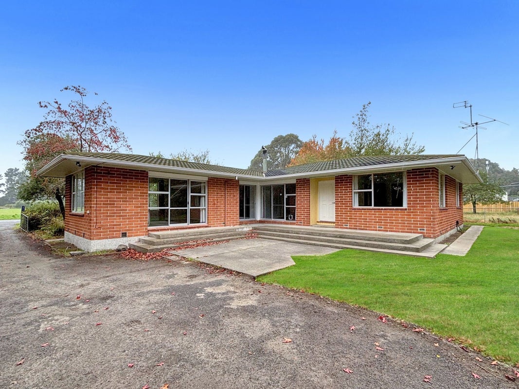 116 Birchs Road, Christchurch - Carousel 1
