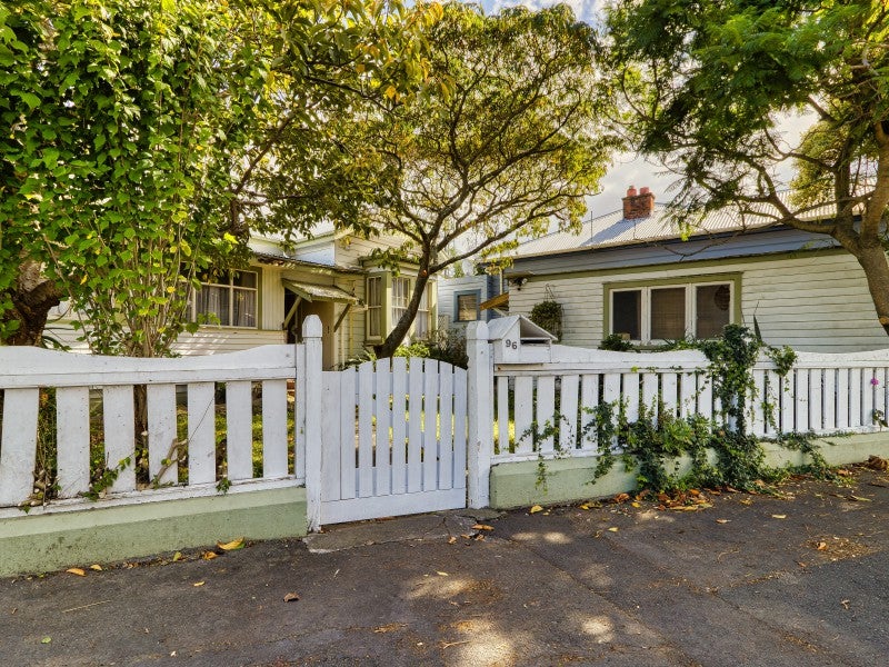 96 Nelson Crescent, Napier South, Napier - Carousel 1