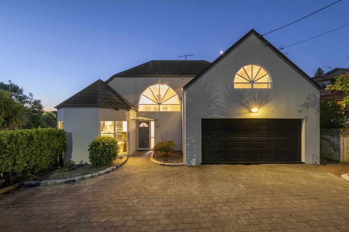 2/992 Beach Road, Torbay, Auckland - Carousel 1