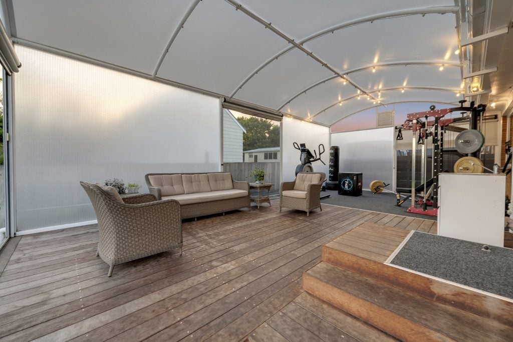 1/23 Liam Place, Half Moon Bay, Auckland - Carousel 2