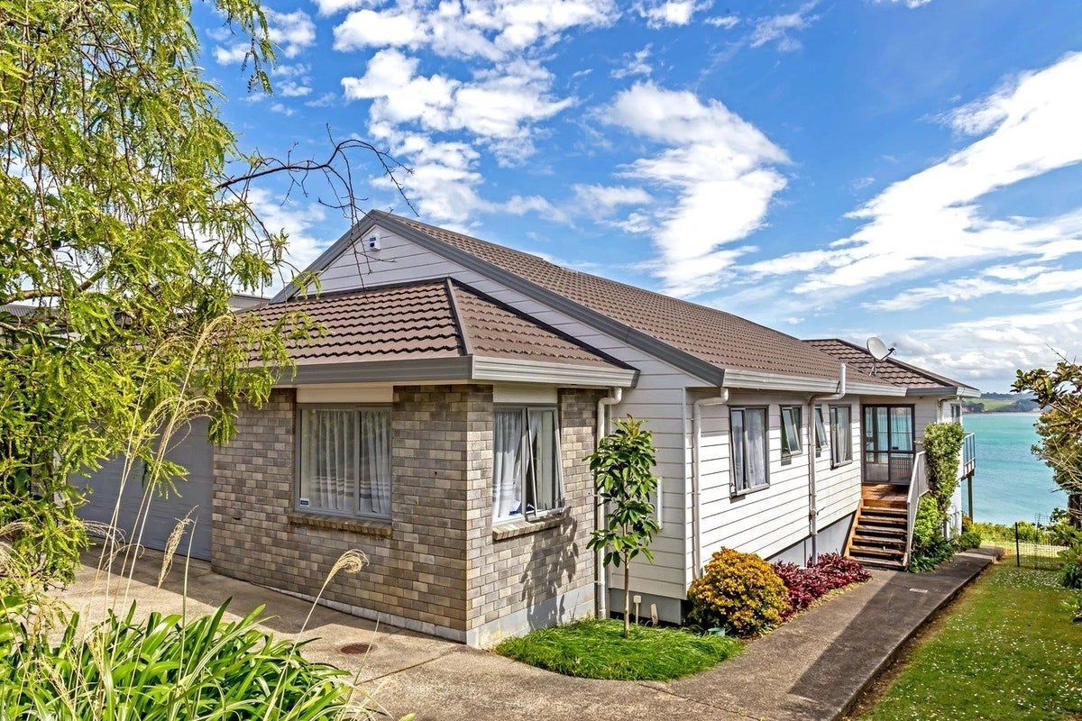801 Whangaparaoa Road, Manly, Whangaparaoa - Carousel 1
