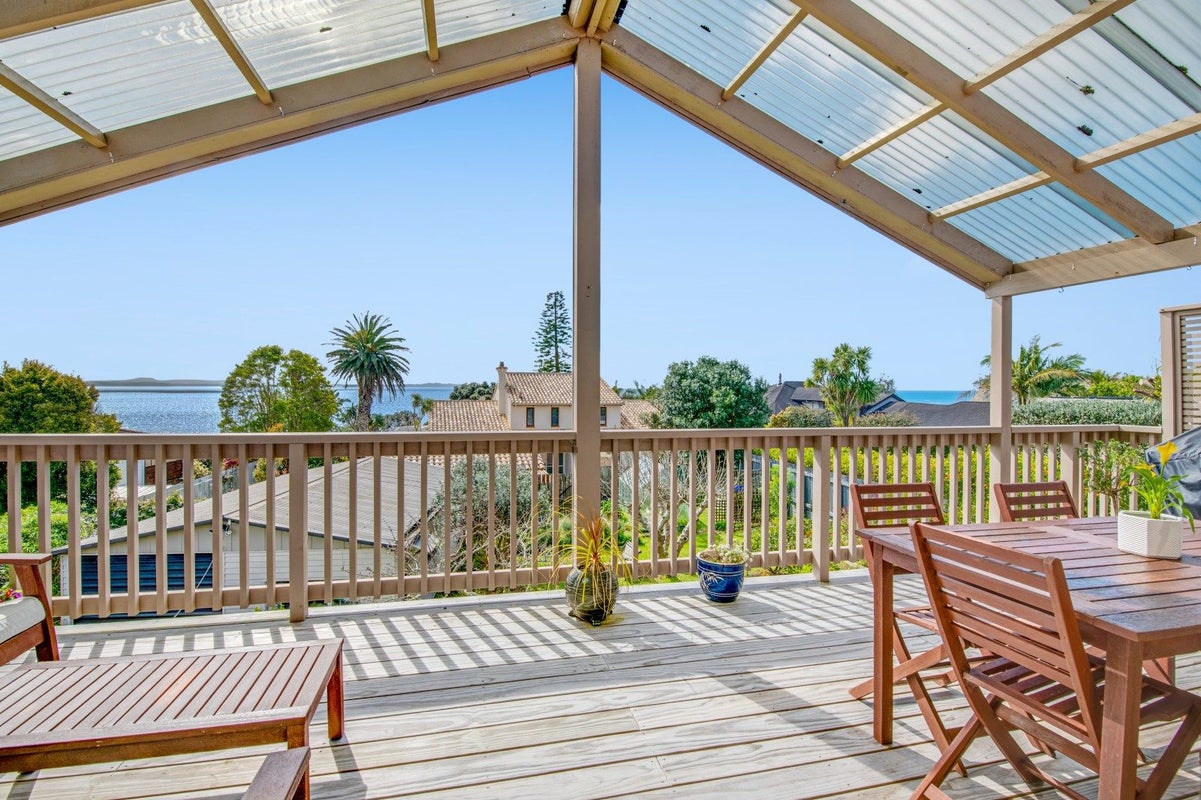 124 Pacific Parade, Army Bay, Whangaparaoa - Carousel 2