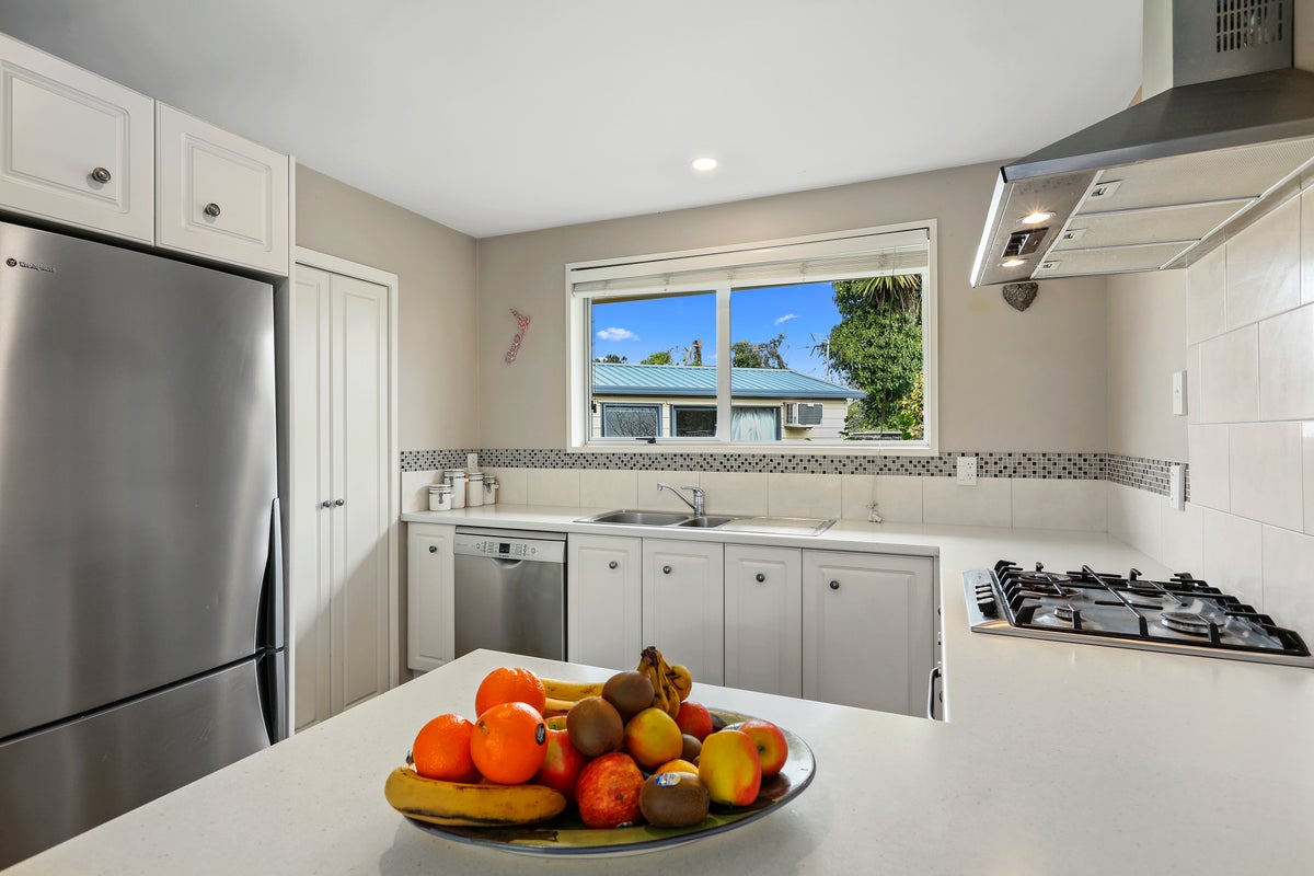 19 Townshend Crescent, Halswell, Christchurch - Carousel 2