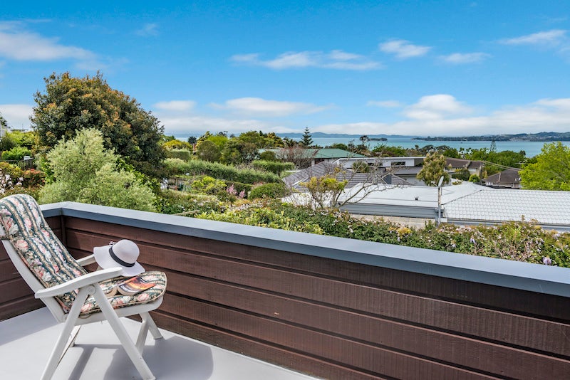 12B Glenfern Road, Mellons Bay, Auckland - Carousel 1
