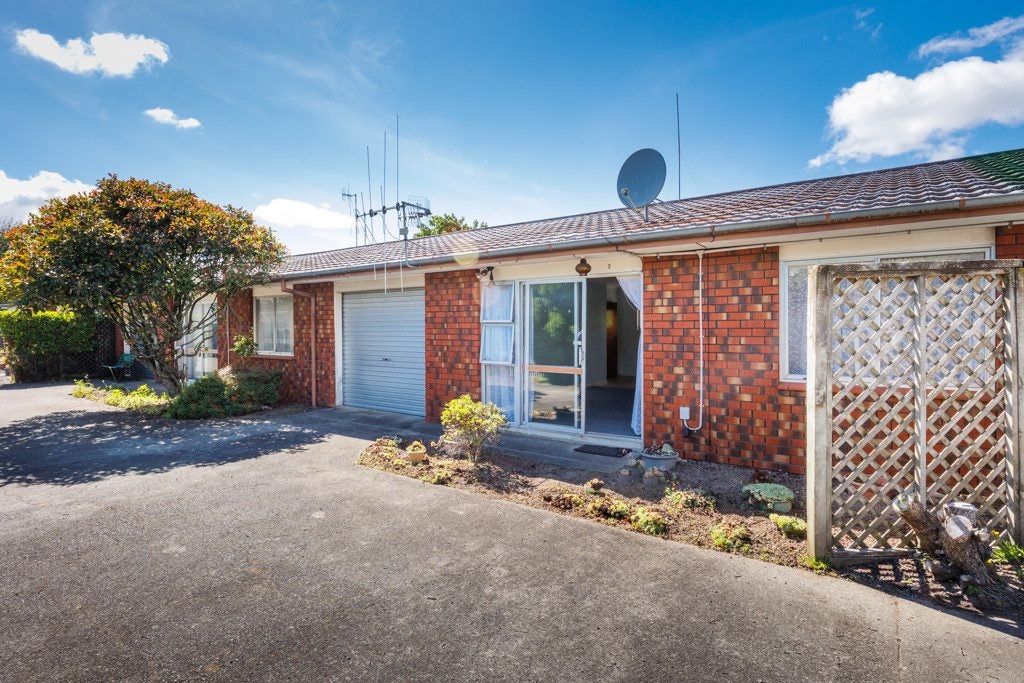 2/293 Ruahine Street, Terrace End, Palmerston North - Carousel 1