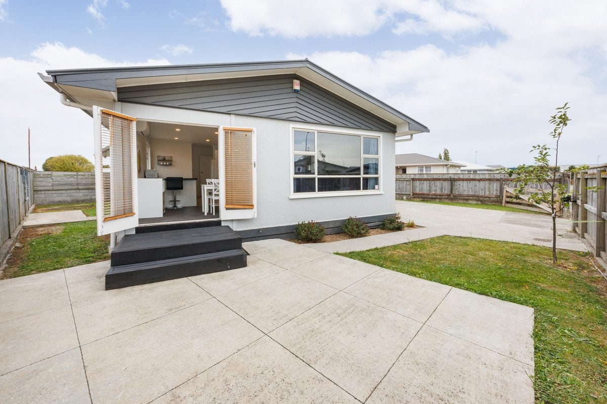 6 Esk Street, Roslyn, Palmerston North - Carousel 1