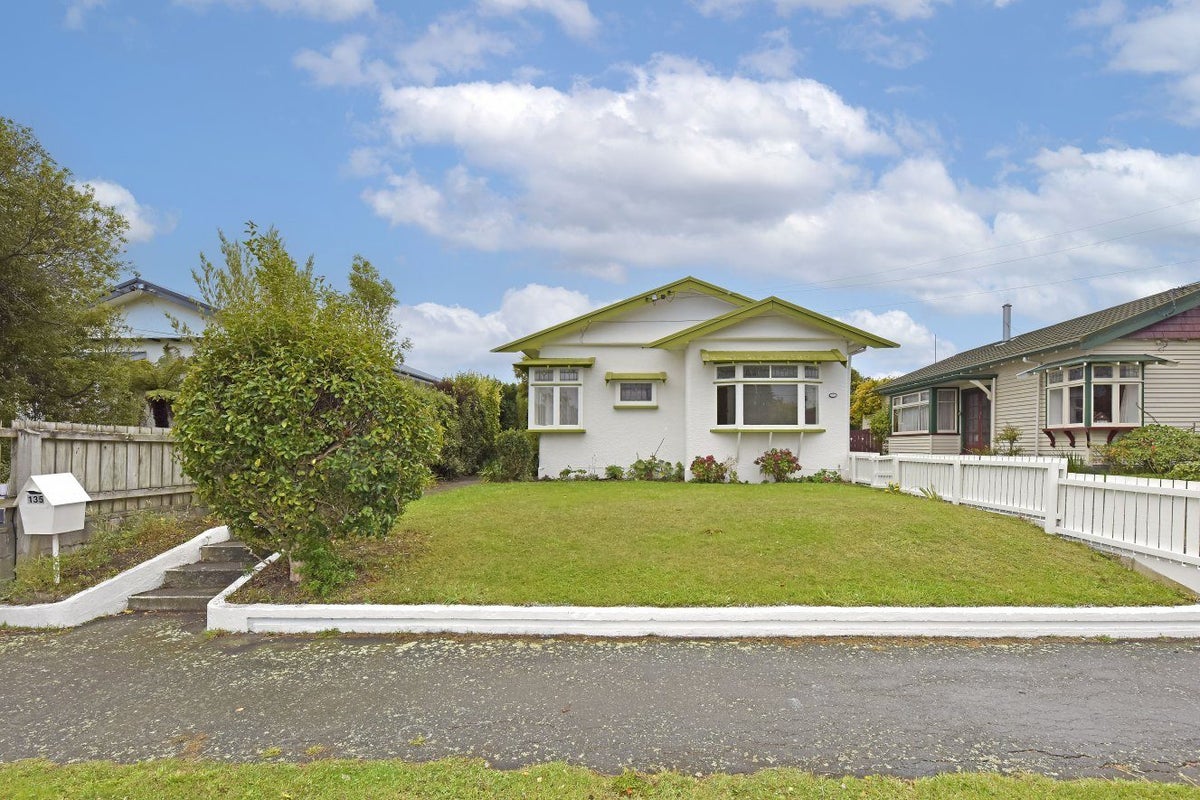 135 MacKenzie Avenue, Woolston, Christchurch - Carousel 1