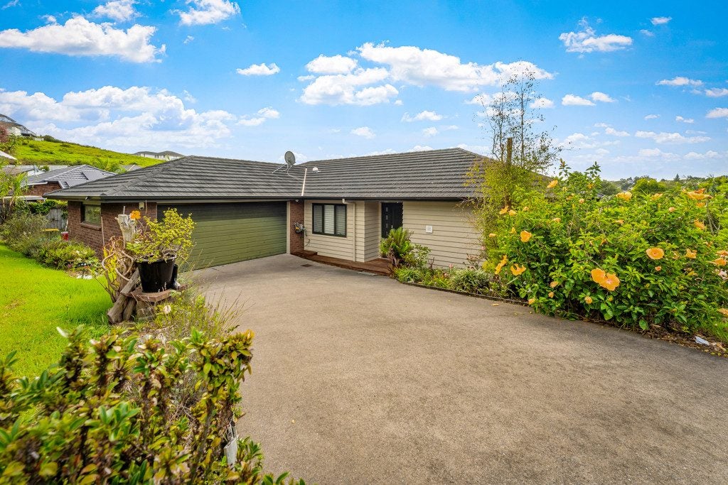 6 Bloomfield Rise, Stanmore Bay, Whangaparaoa - Carousel 1