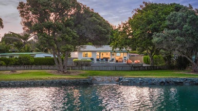 30 Harbour View Road, Point Chevalier, Auckland - Carousel 1