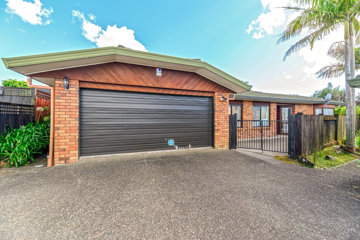 1/11 Javelin Place, West Harbour, Auckland - Carousel 1