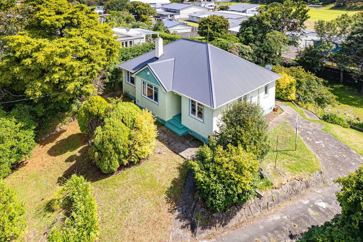 24 Toi Street, Tawhero, Whanganui - Carousel 1